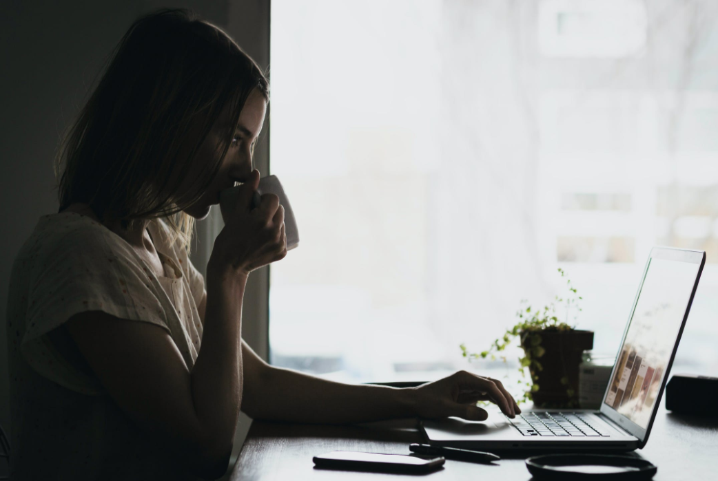 How Women Who Lost Work During the Pandemic Can Recover Income