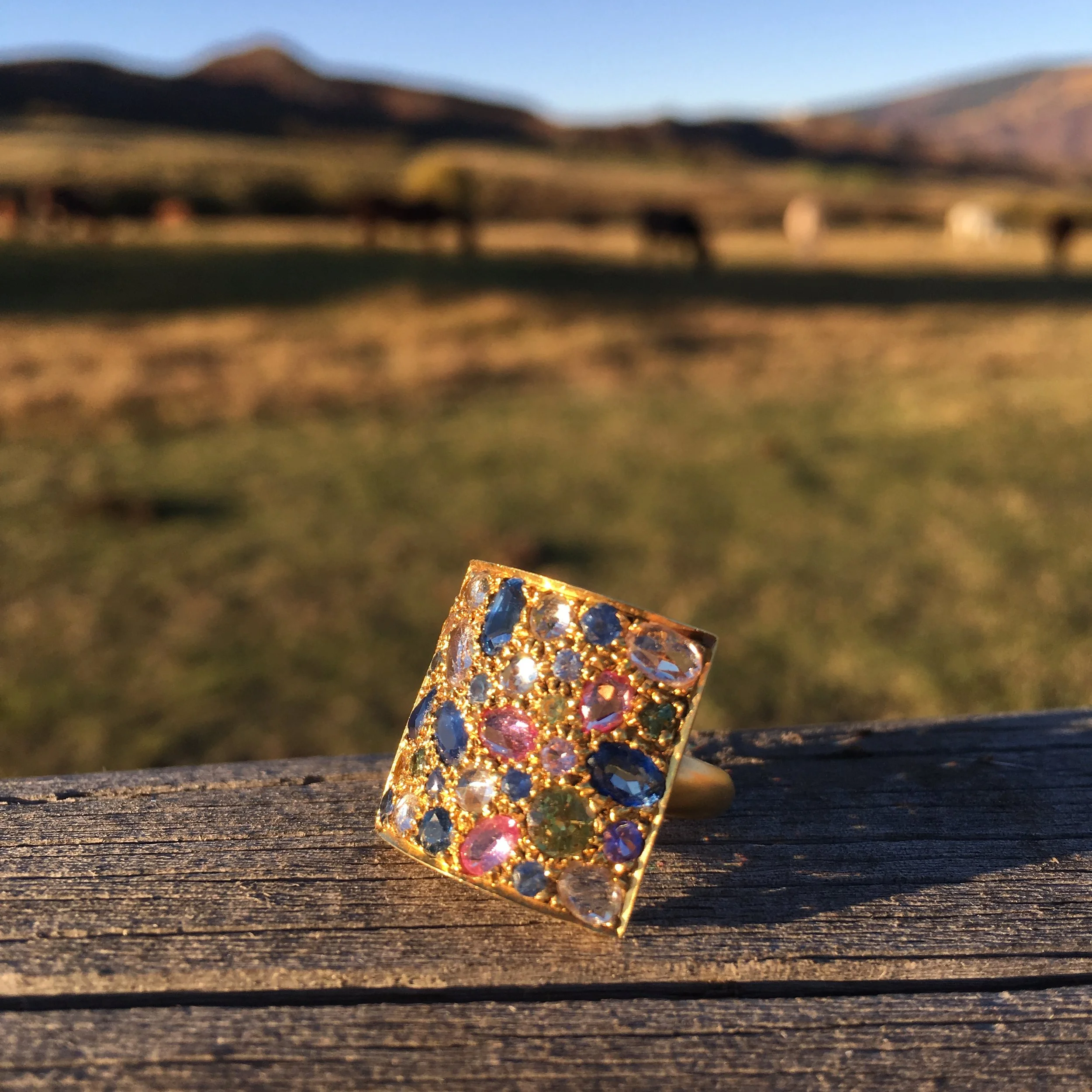 Multicolored Sapphire Ring in 18kt Gold