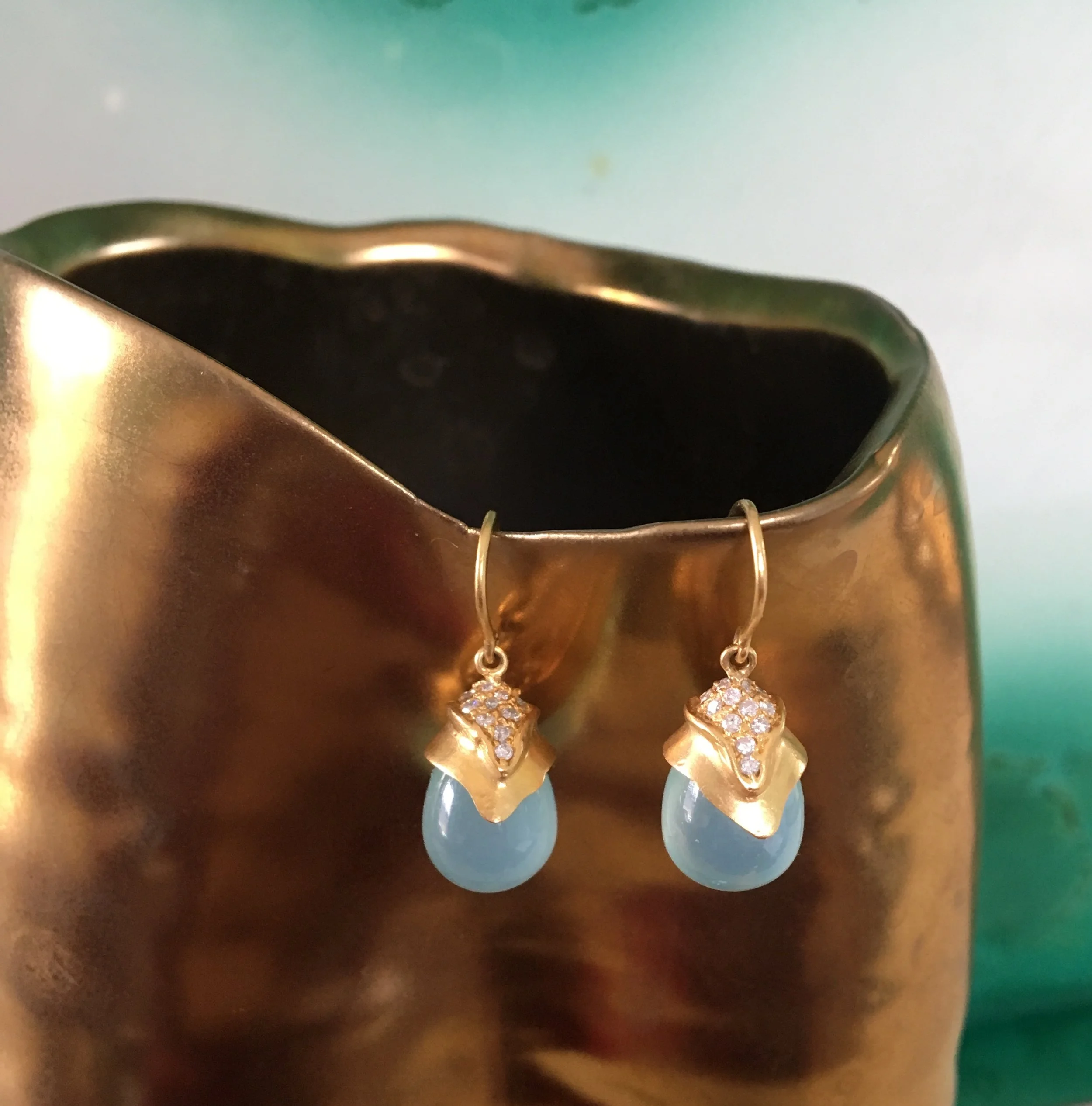 Chalcedony drop 2.jpg