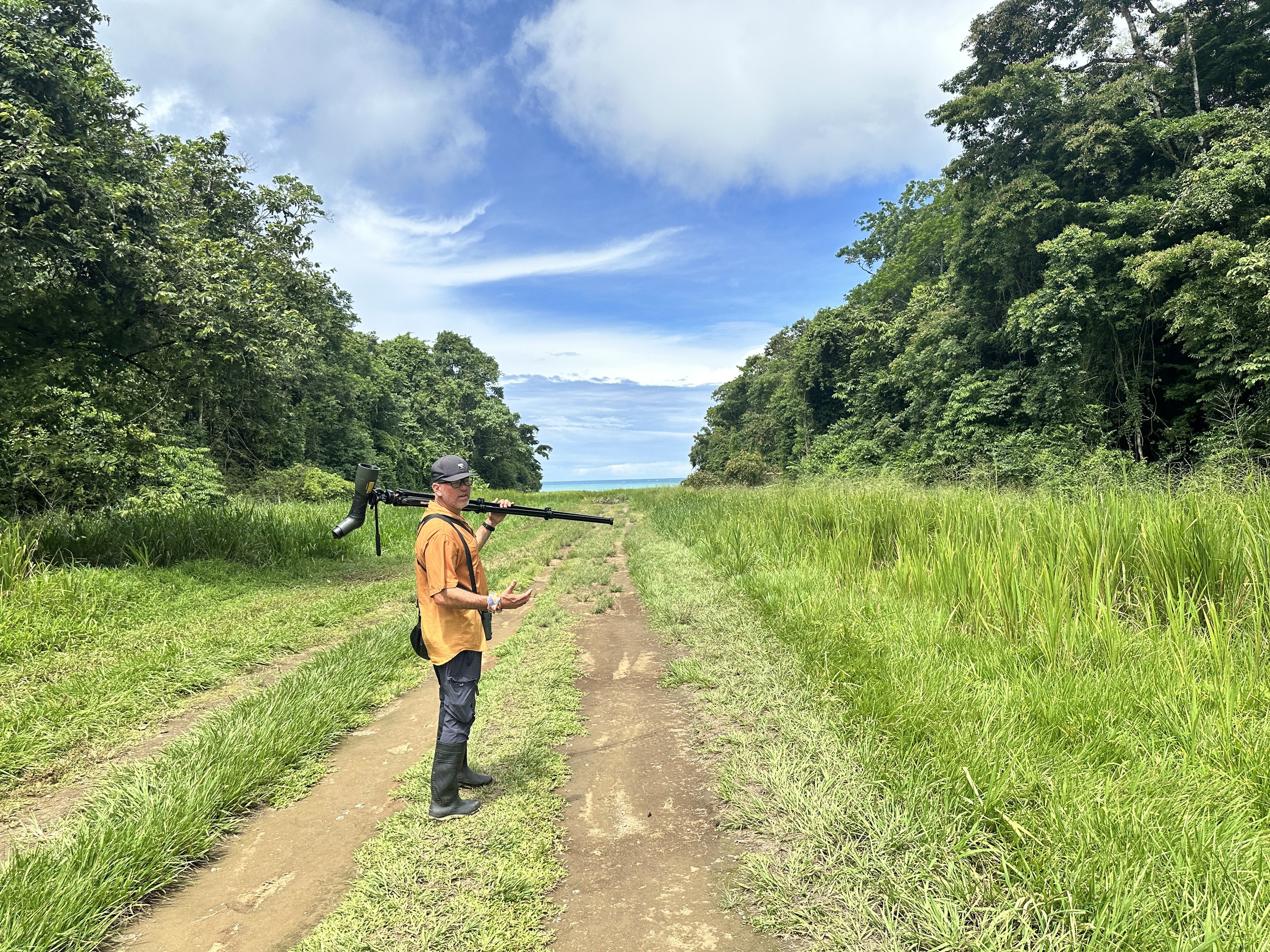  The park runs environmental education programs for local schools and visiting tourists. 