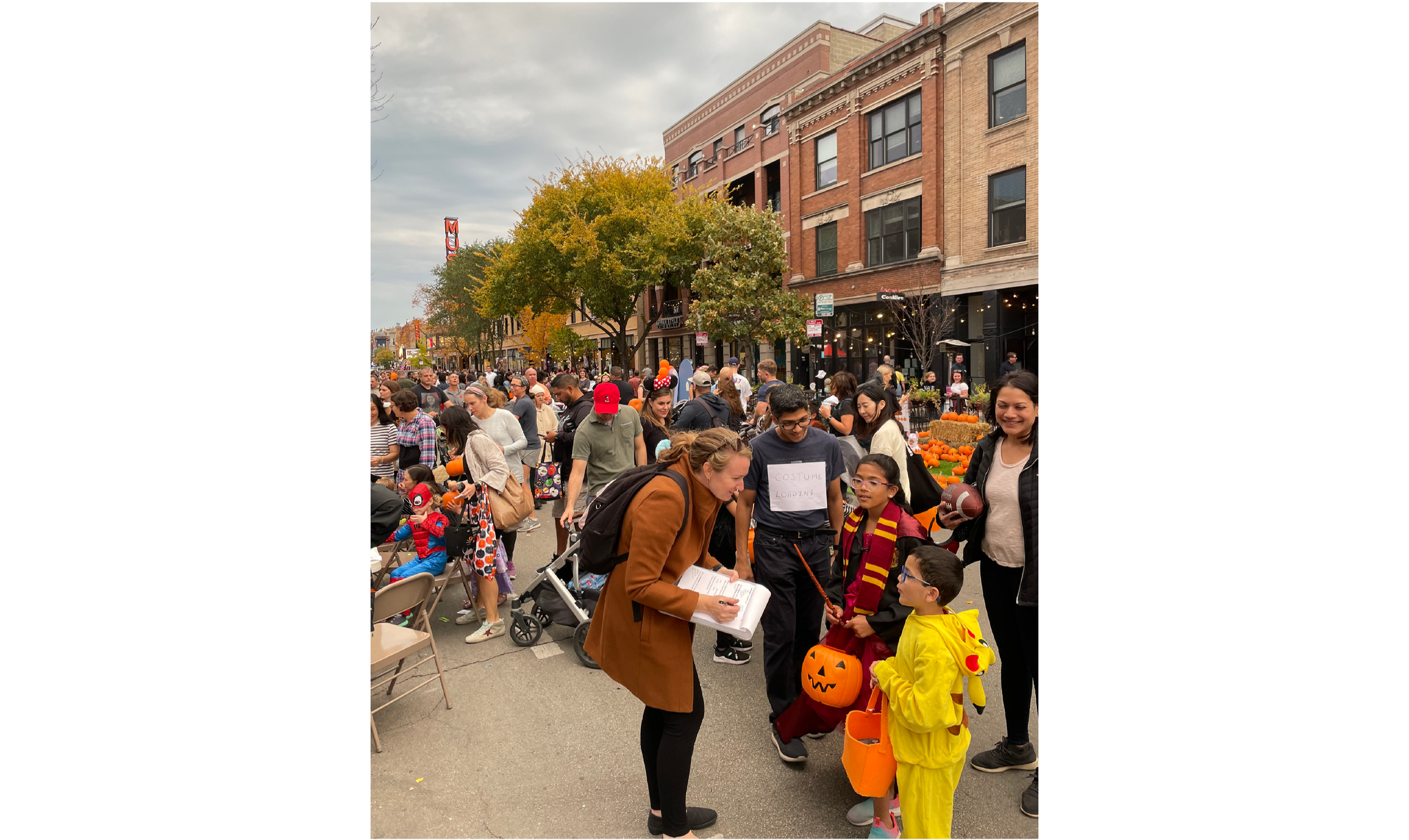 Lakeview+Roscoe+Village+Engagement+Photos.png