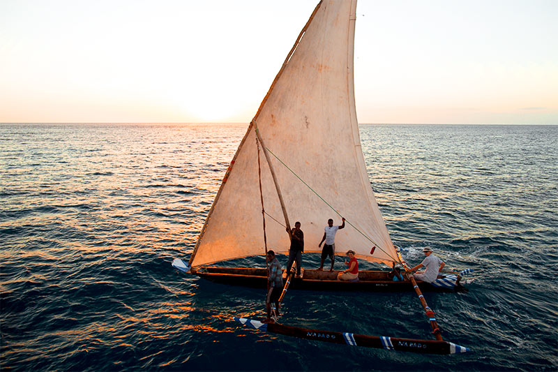 Manta boat.jpg