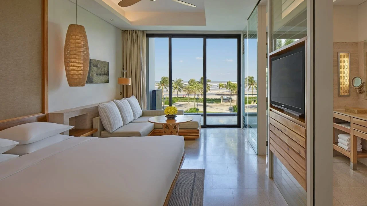 Hyatt-Regency-Danang-Resort-and-Spa-P372-Ocean-View-King-Guestroom.16x9.jpg