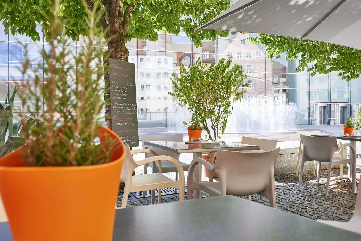 csm_Hotel_VICTORIA_Nuernberg-LaTerrazza_Verweilen__7__19dfd15281.jpg