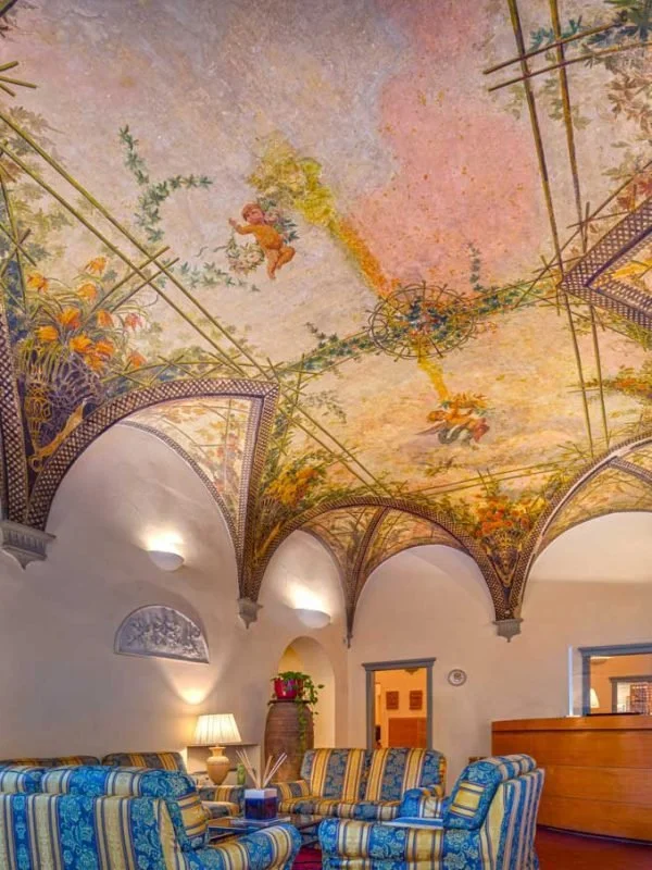 Botticelli-Firenze-Hall-01-q6w2ohudoxwlmu66nyndk4l1y4vd3tkn83n7c9yx4w.jpg