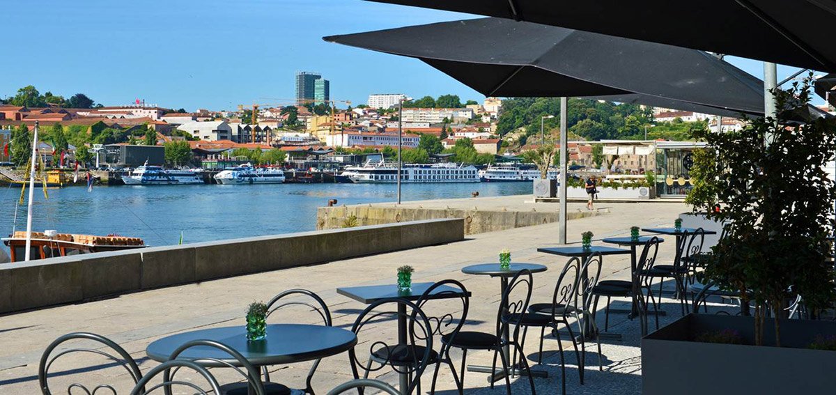 ILC-blog-Checking-In-Hotel-Pestana-Vintage-Porto-Portugal-Restaurant-Terrace-6.jpg
