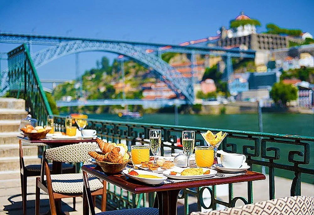 ILC-blog-Checking-In-Hotel-Pestana-Vintage-Porto-Portugal-Restaurant-Terrace-7.jpg