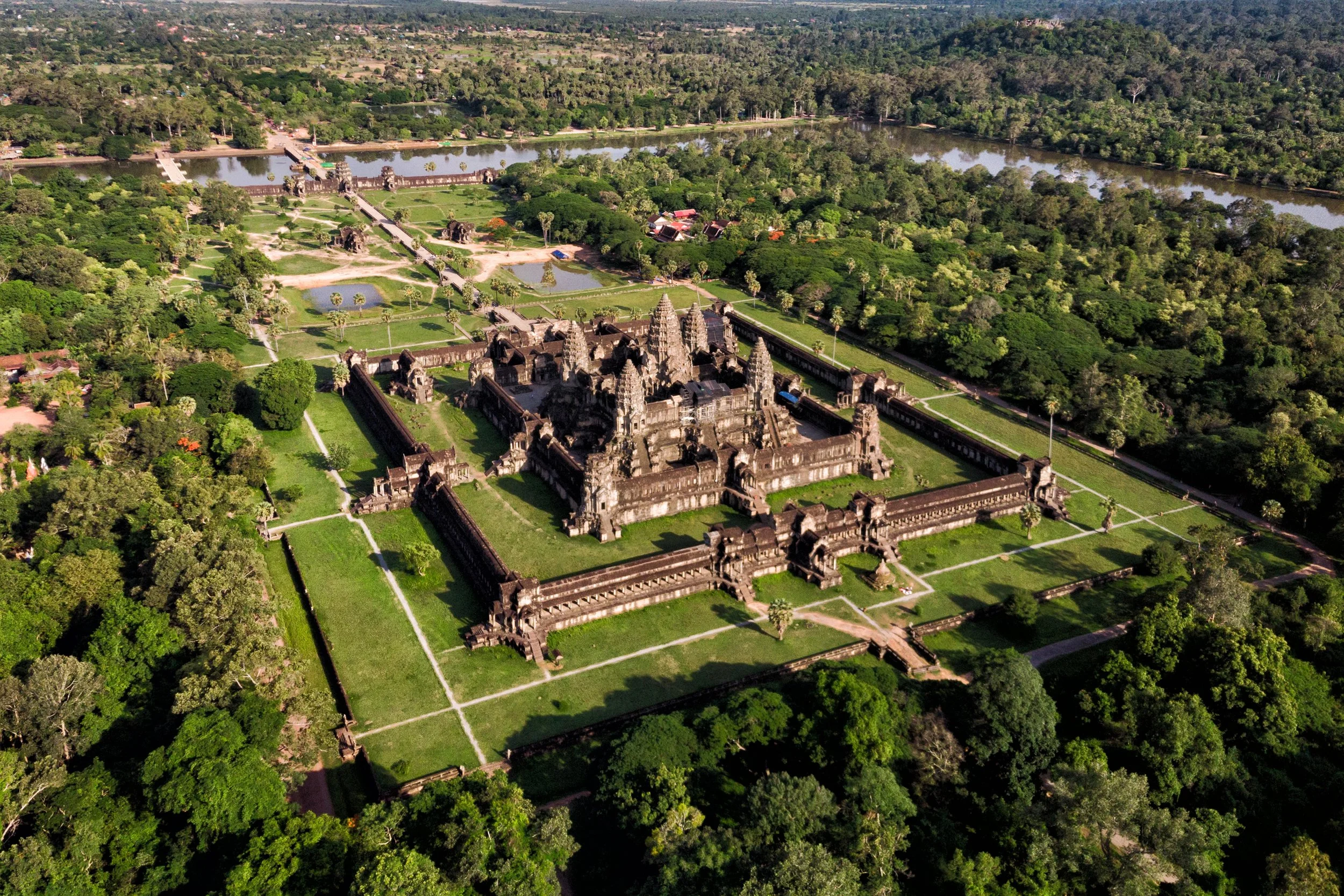 Angkor Wat temple.jpg