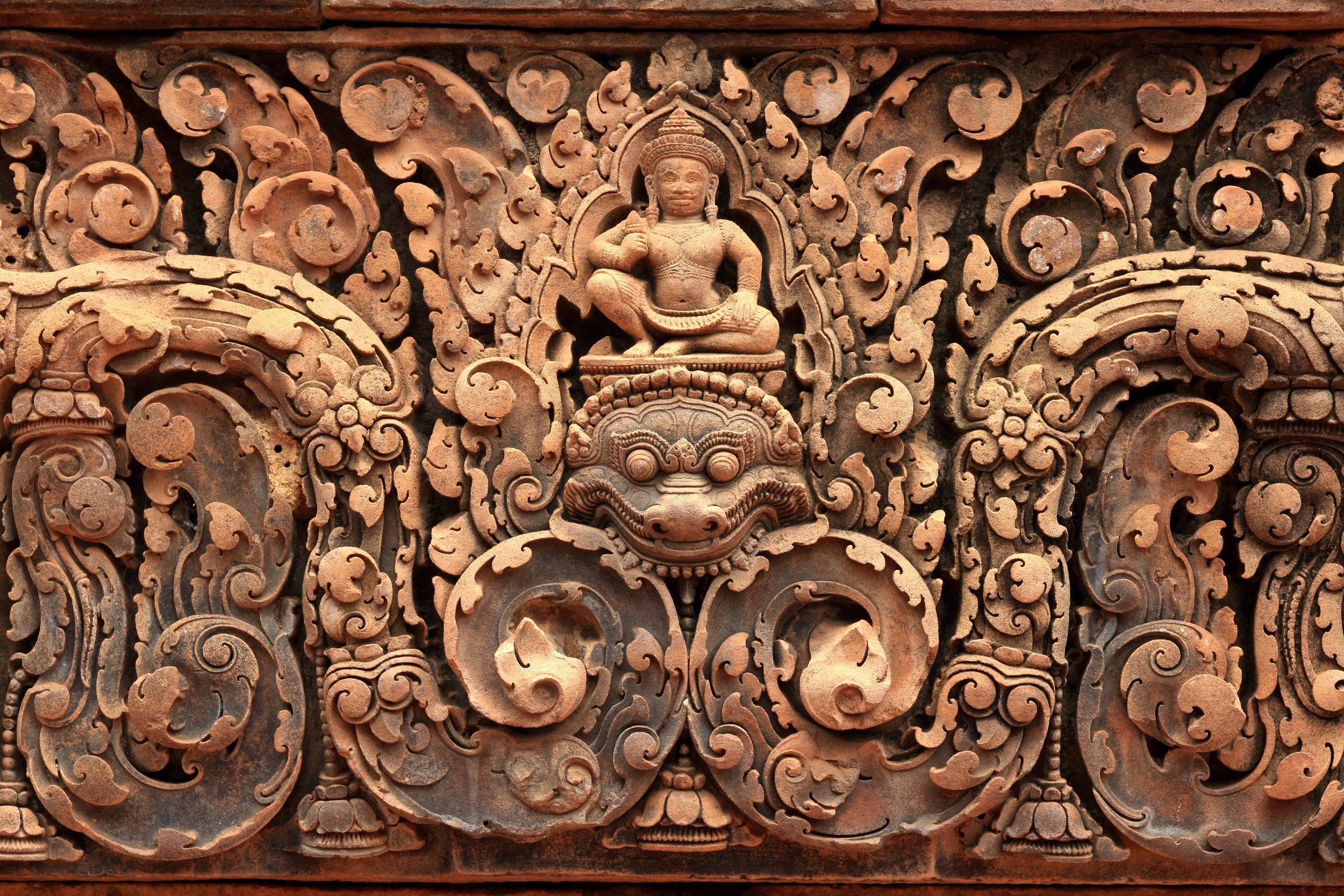 Bas relief in Banteay Srei.jpg