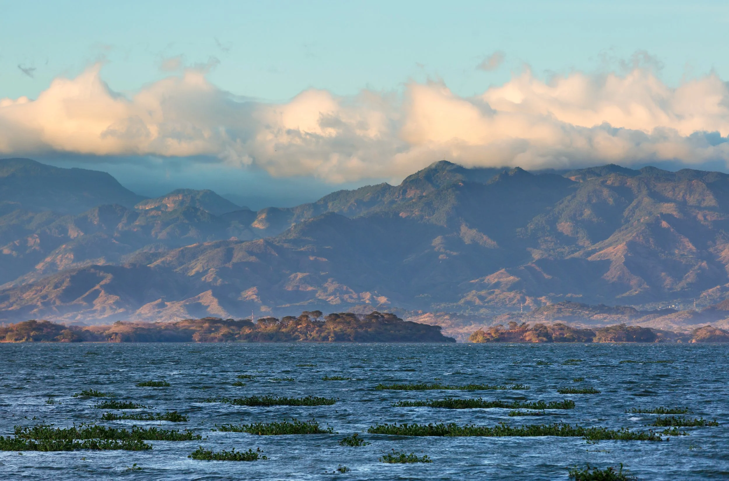Coatepeque lake view.jpg