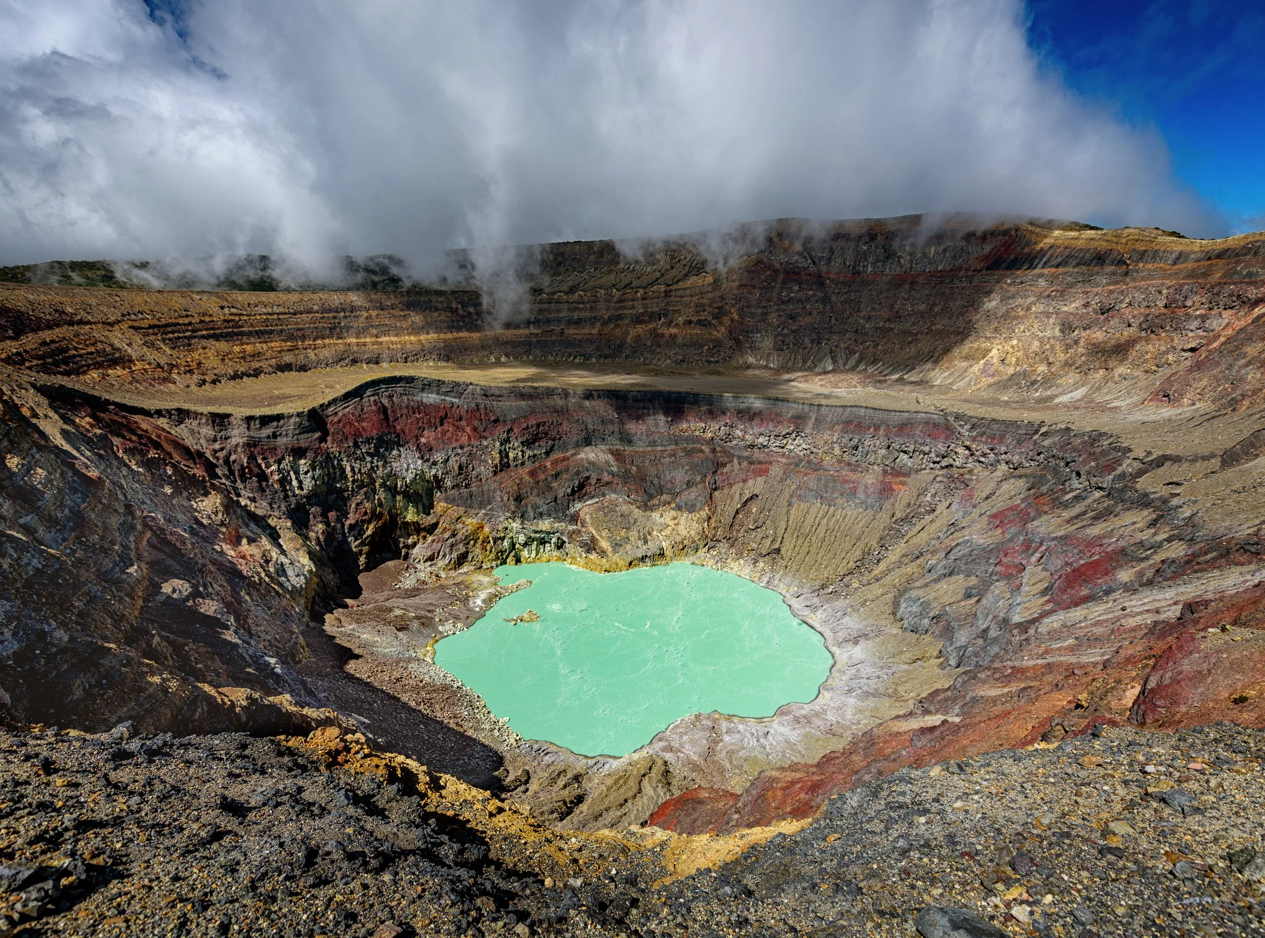 Ilamatepec lagoon on the active Santa Ana Volcano .jpg