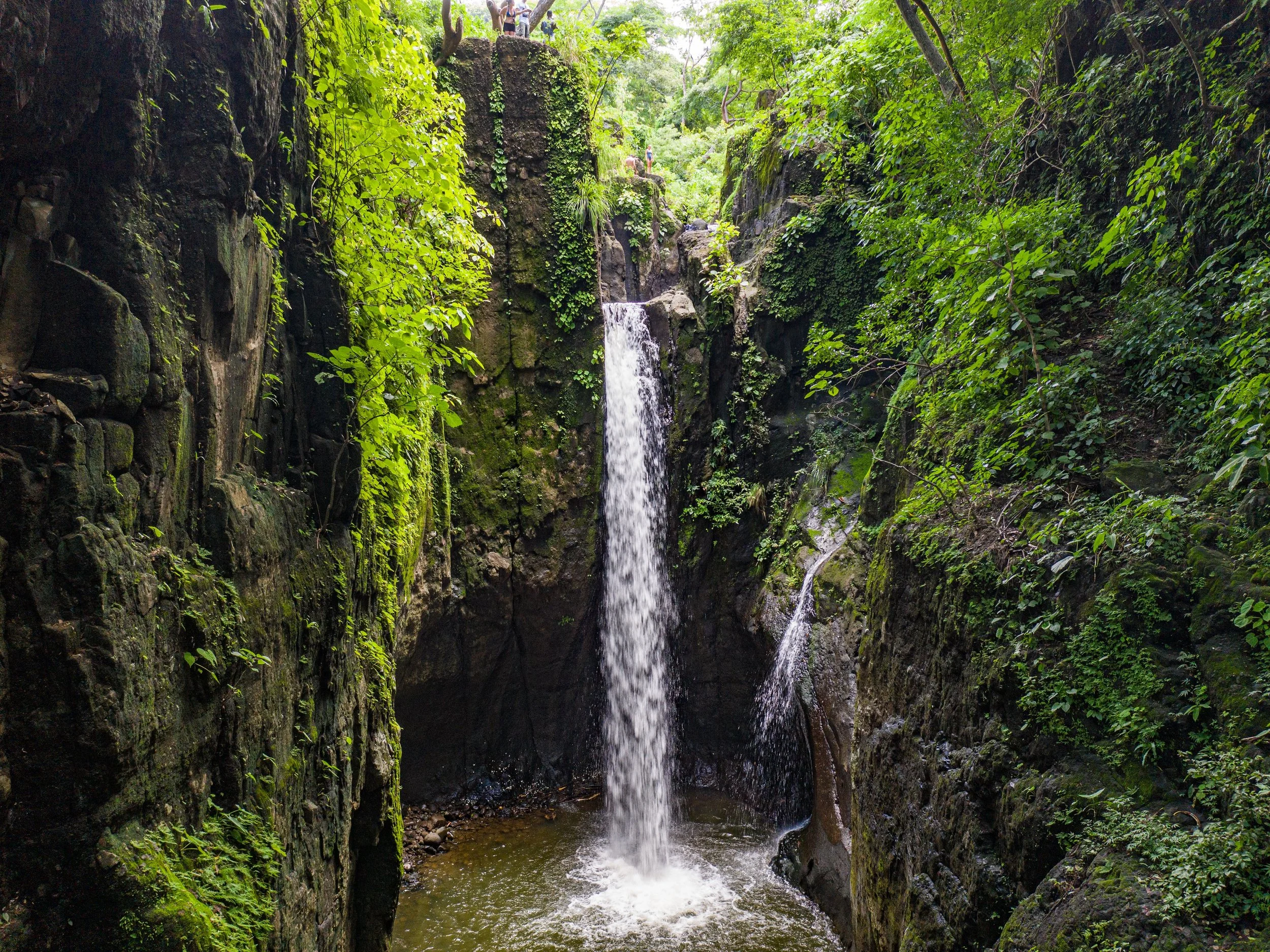 Waterfall Tamanique.jpg