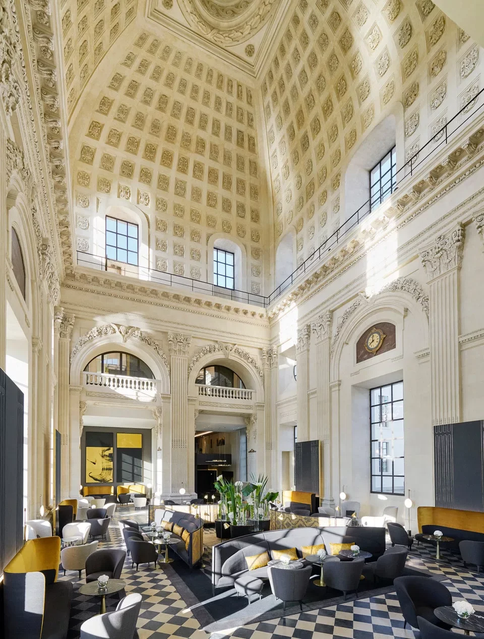 InterContinental-Lyon-Hotel-Dieu-Bar-Le-Dome-lounge-cocktails-meilleur-bar.jpg.webp