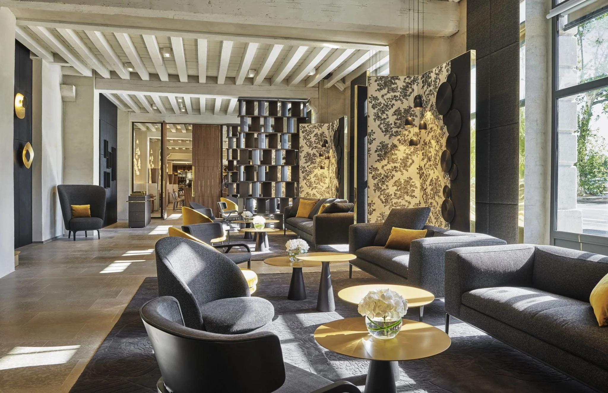 InterContinental-Lyon-Hotel-Dieu-Galerie-Conciergerie-c-Eric-Cuvillier-6-2048x1323.jpg