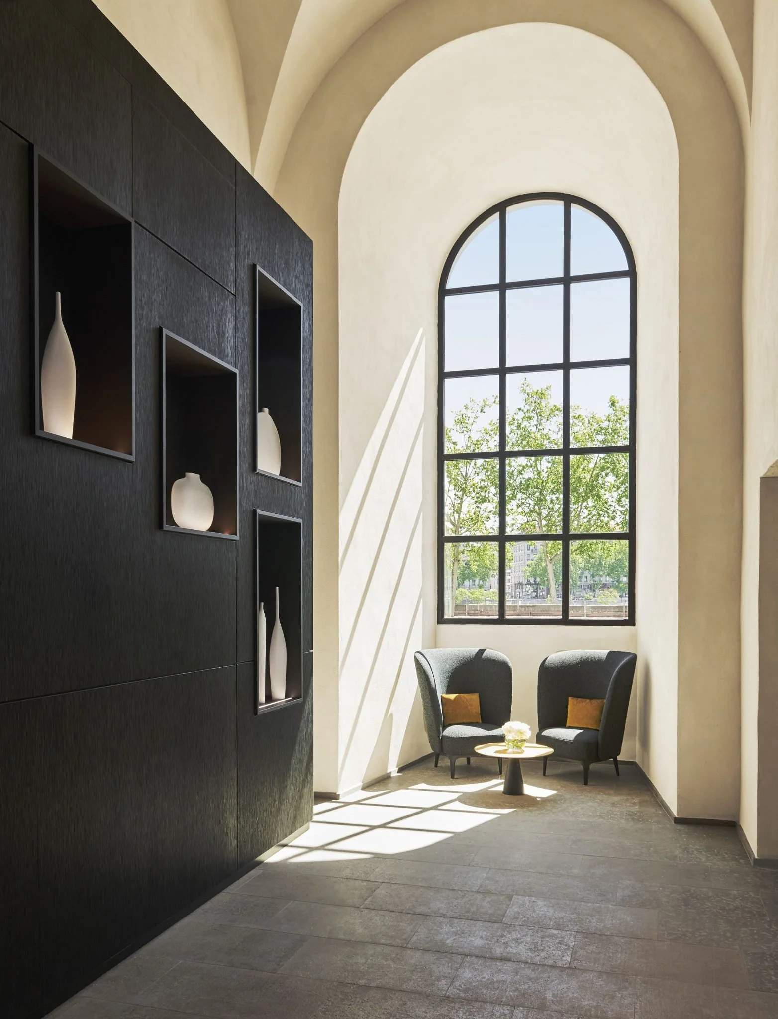 InterContinental-Lyon-Hotel-Dieu-Galerie-Reception-c-Eric-Cuvillier-3-1564x2048.jpg