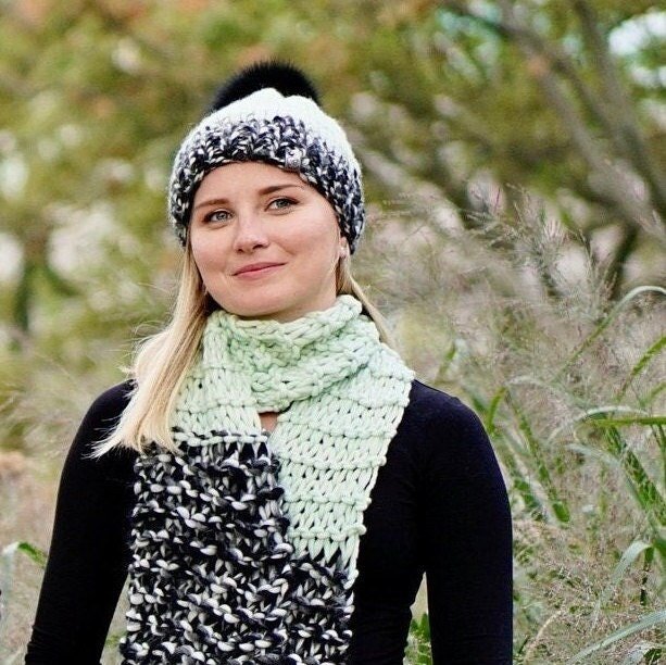 https://i.etsystatic.com/14815197/r/il/766086/5568490079/il_fullxfull.5568490079_pvqo.jpg