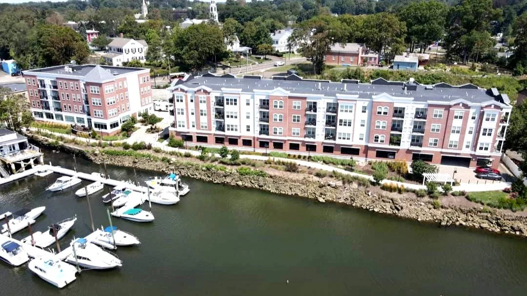 Head+of+Harbor+Rear+river+view.jpg