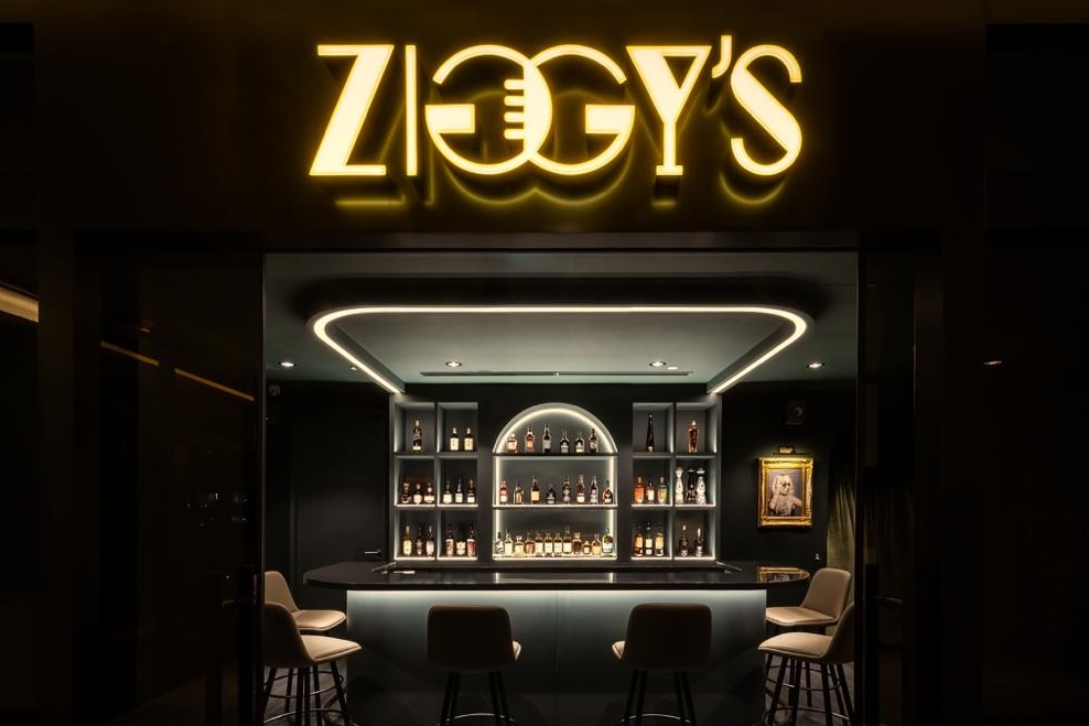 ziggys-chijmes-entrance-01.webp