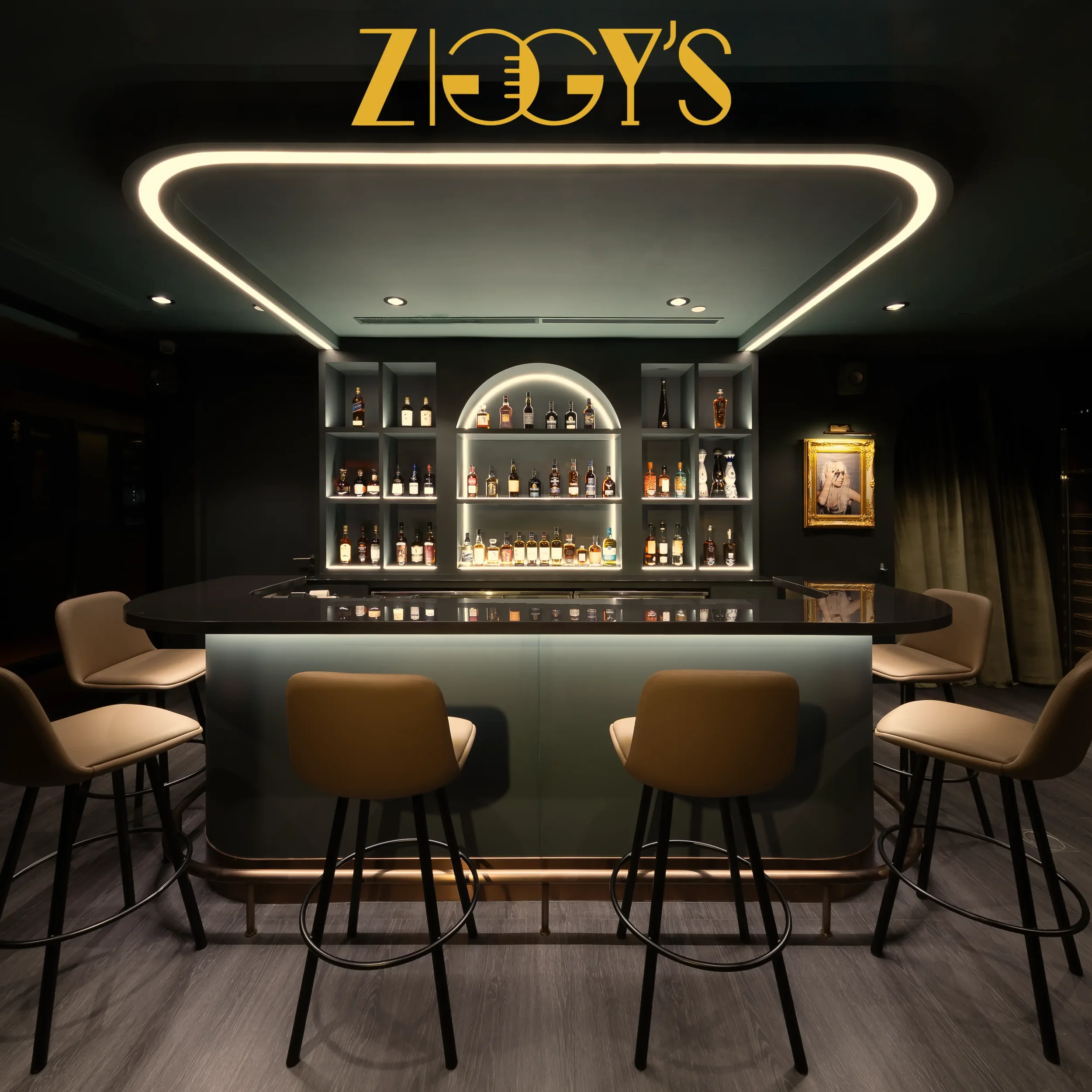ziggys-chijmes-entrance-01 mobile.webp