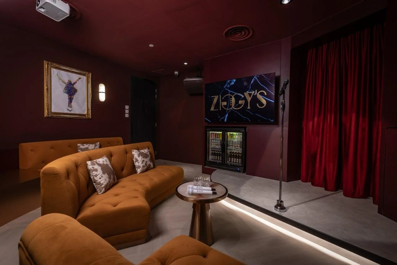 ziggys-chijmes-vip-room-01.jpeg
