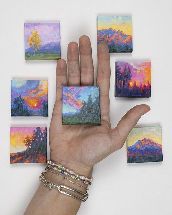 Mini_2x2s_group_Hand_LR.jpg