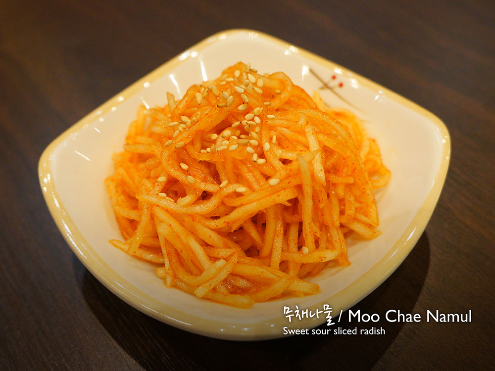 무채나물 / Moo Chae Namul Sweet sour sliced radish £2.50