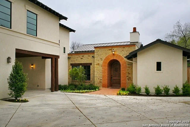 Burr Road Front (1).jpg