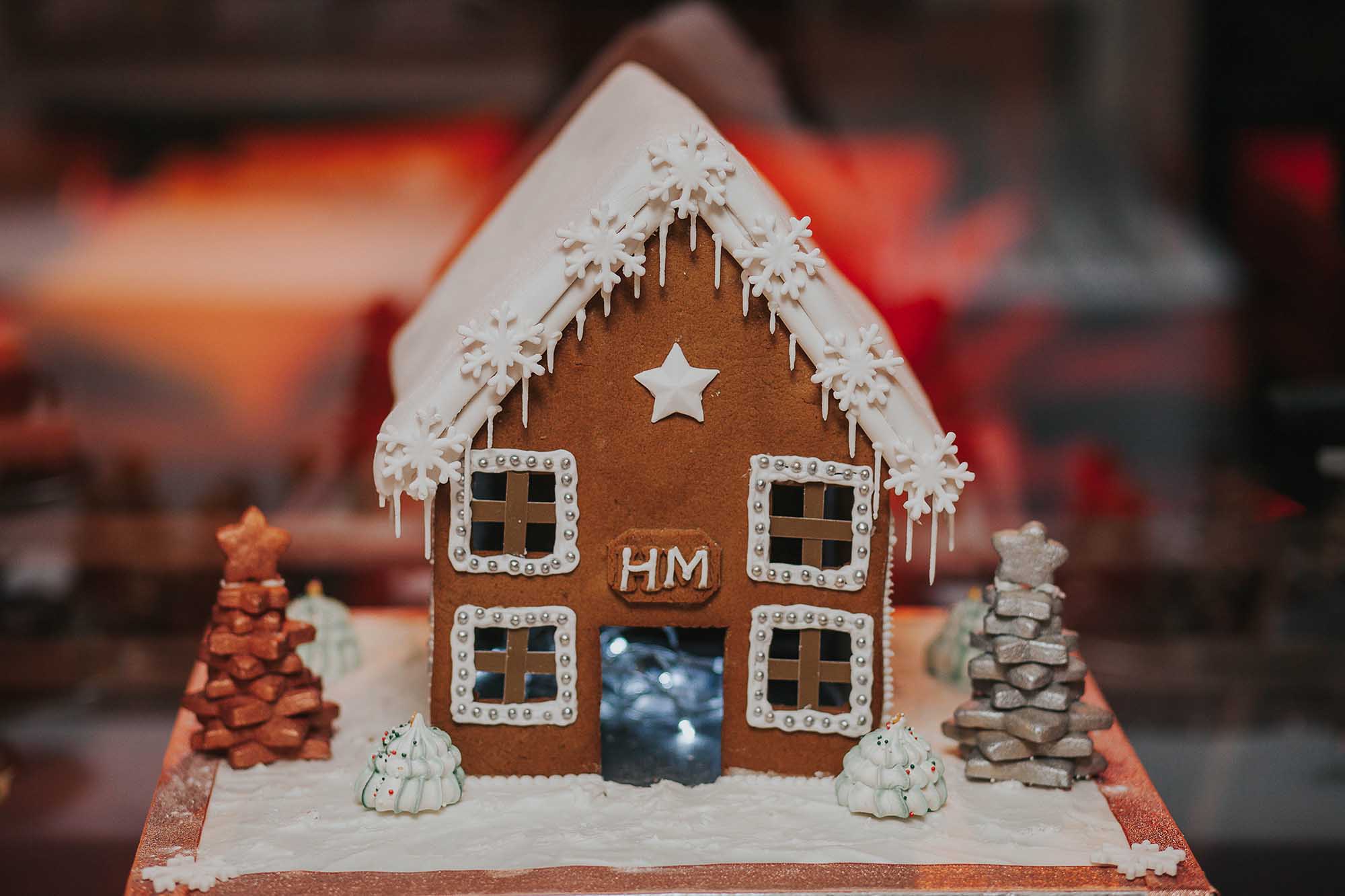 Christmas wedding gingerbread house