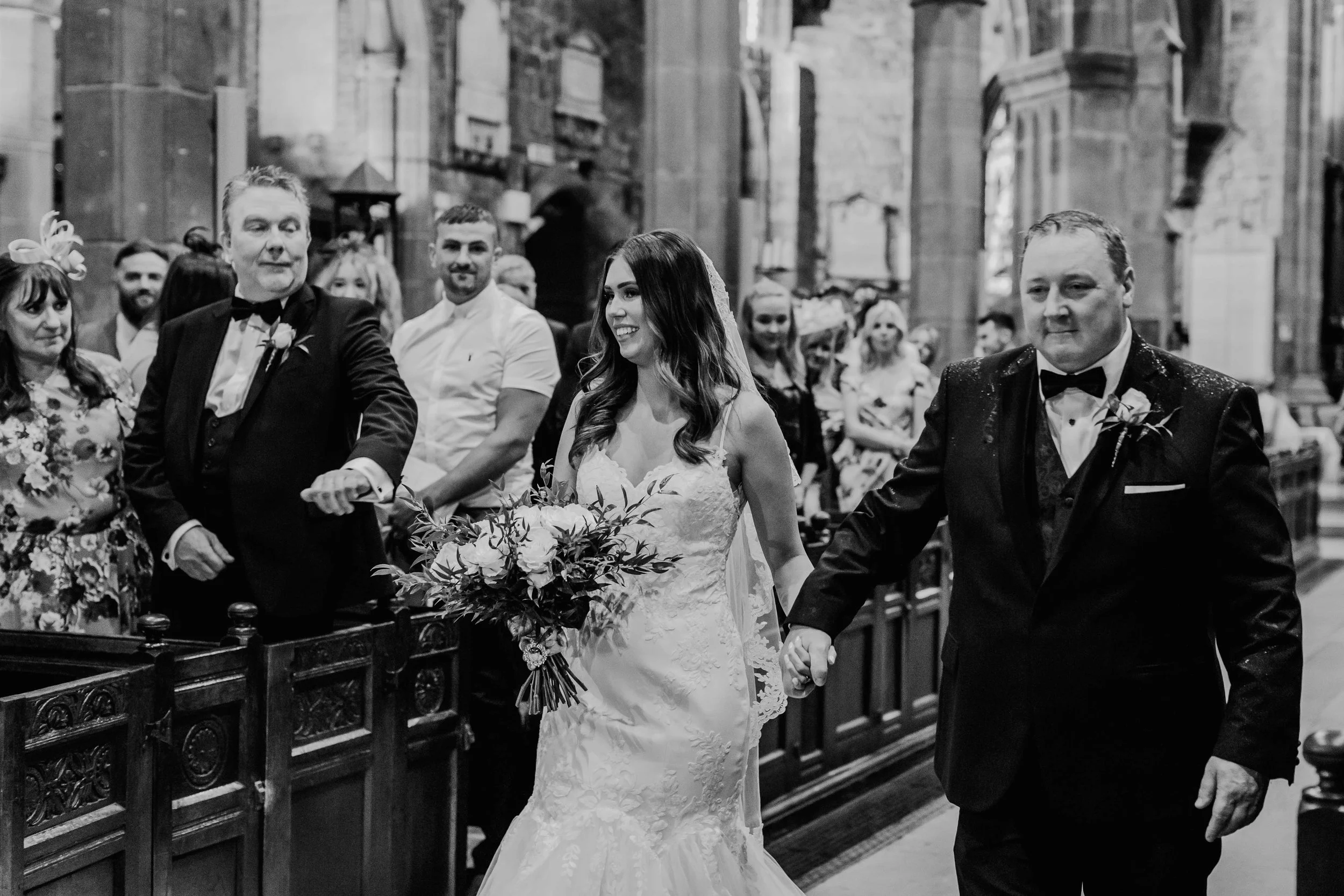 The Fleece Countryside Inn Wedding-Maddie Farris Photography