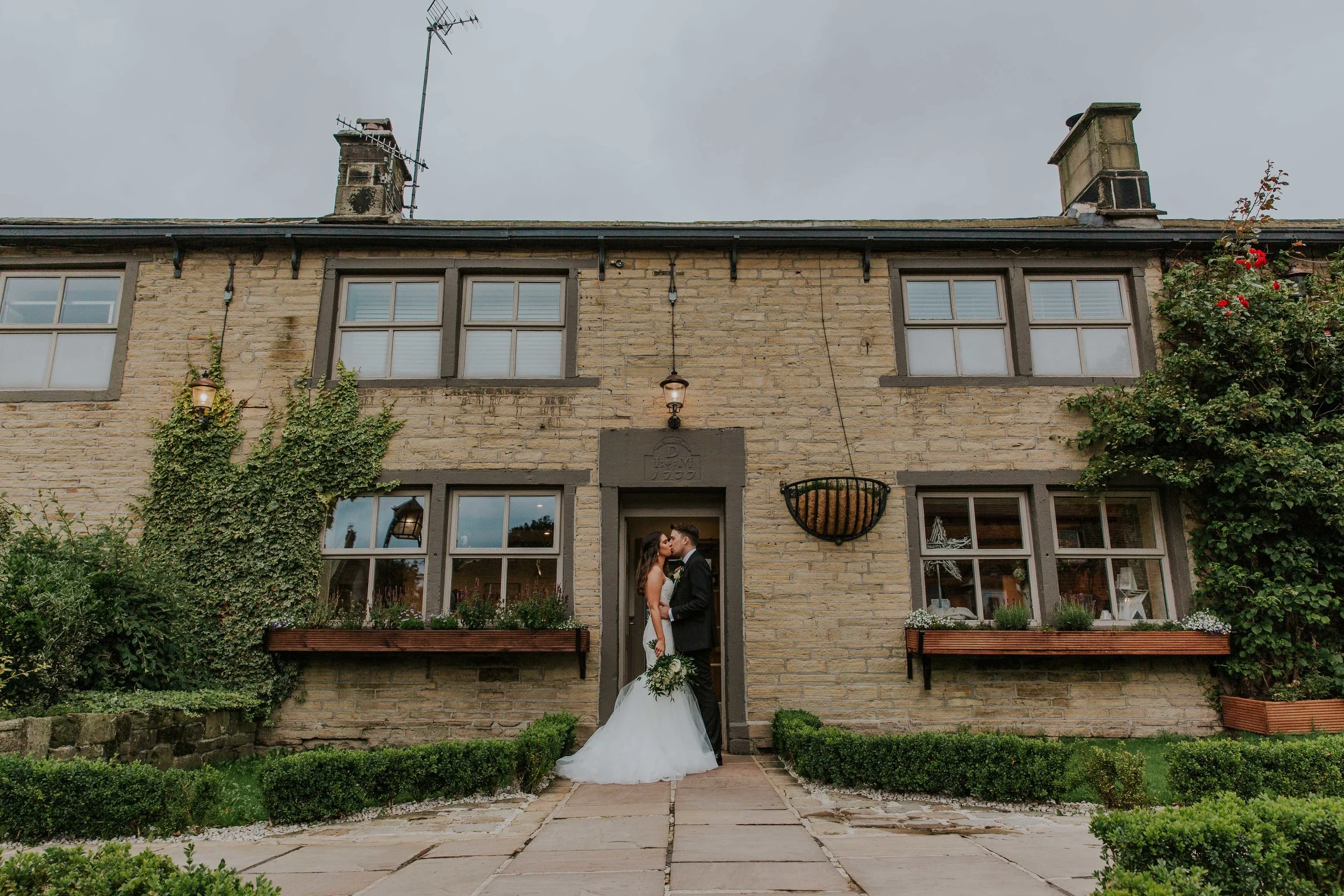Boothroyd Inn Ripponden The Fleece Countryside Inn Wedding-Maddie Farris Photography