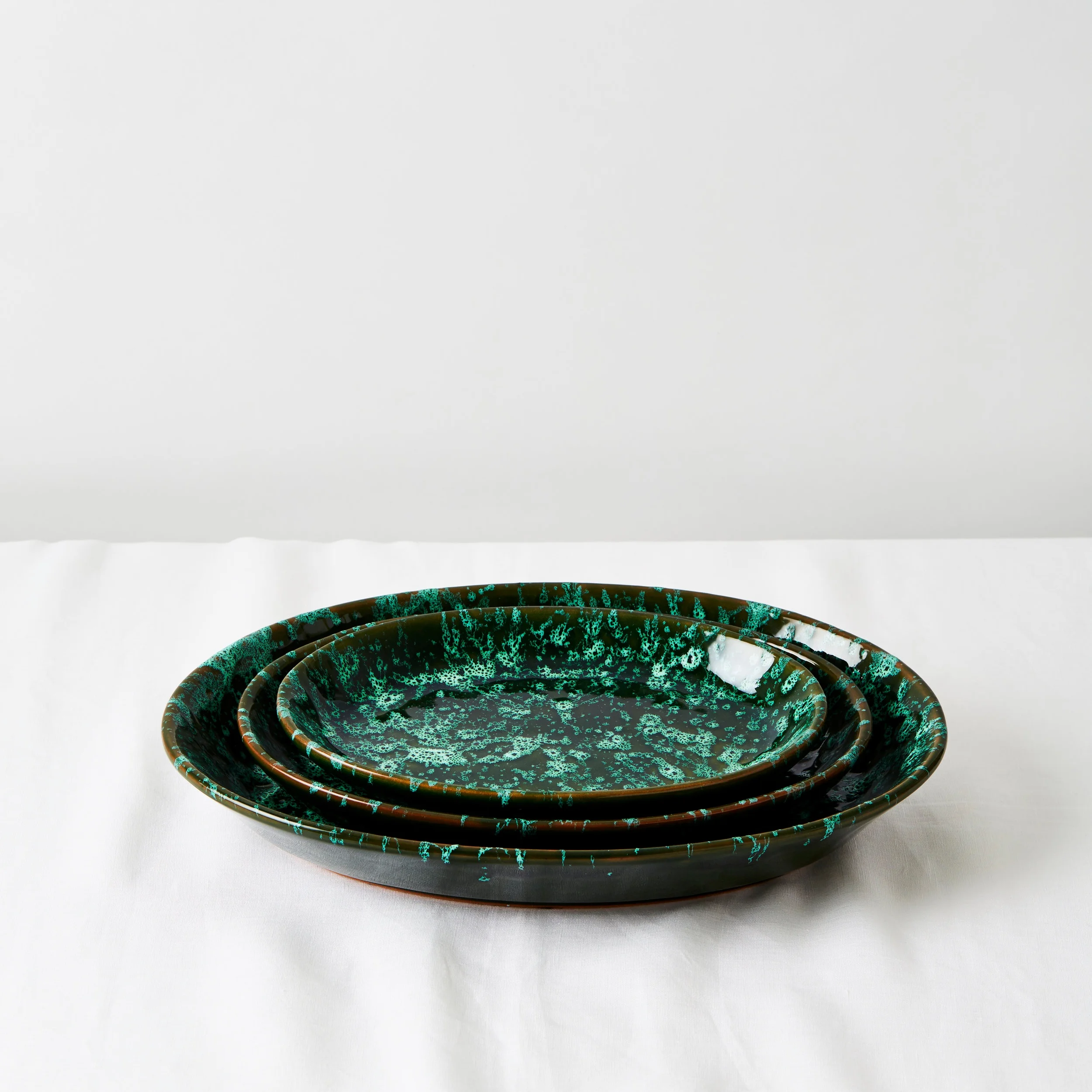 Emma+Cerasulo_Splatter+Ceramic+Oval+Platters+Green.jpg