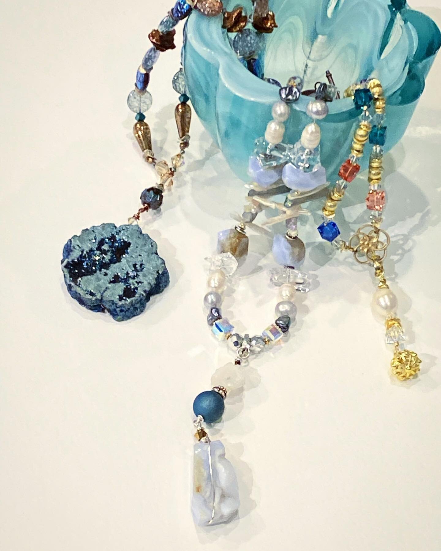 Shops at Mariana&rsquo;s this Thursday, Friday, and Saturday for a 20% special and free gift with purchase of $75 or more in the Boutique! Pick up a SuSu Jewelry piece as a unique beaded gift as Susan will be set up all three days of the event! 
 
36