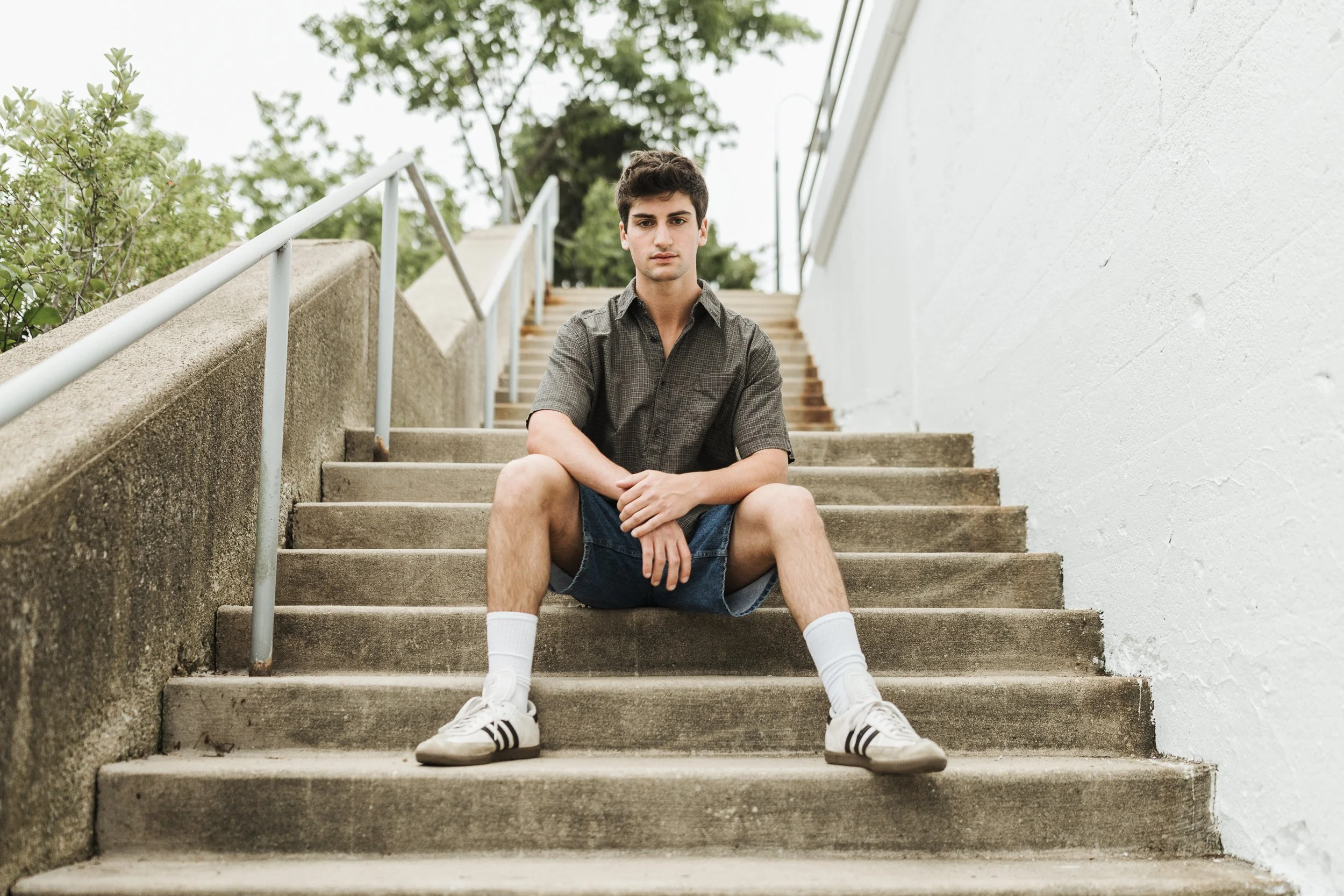 If You Have a Junior at Home, Here’s What to Think About for Senior Photos