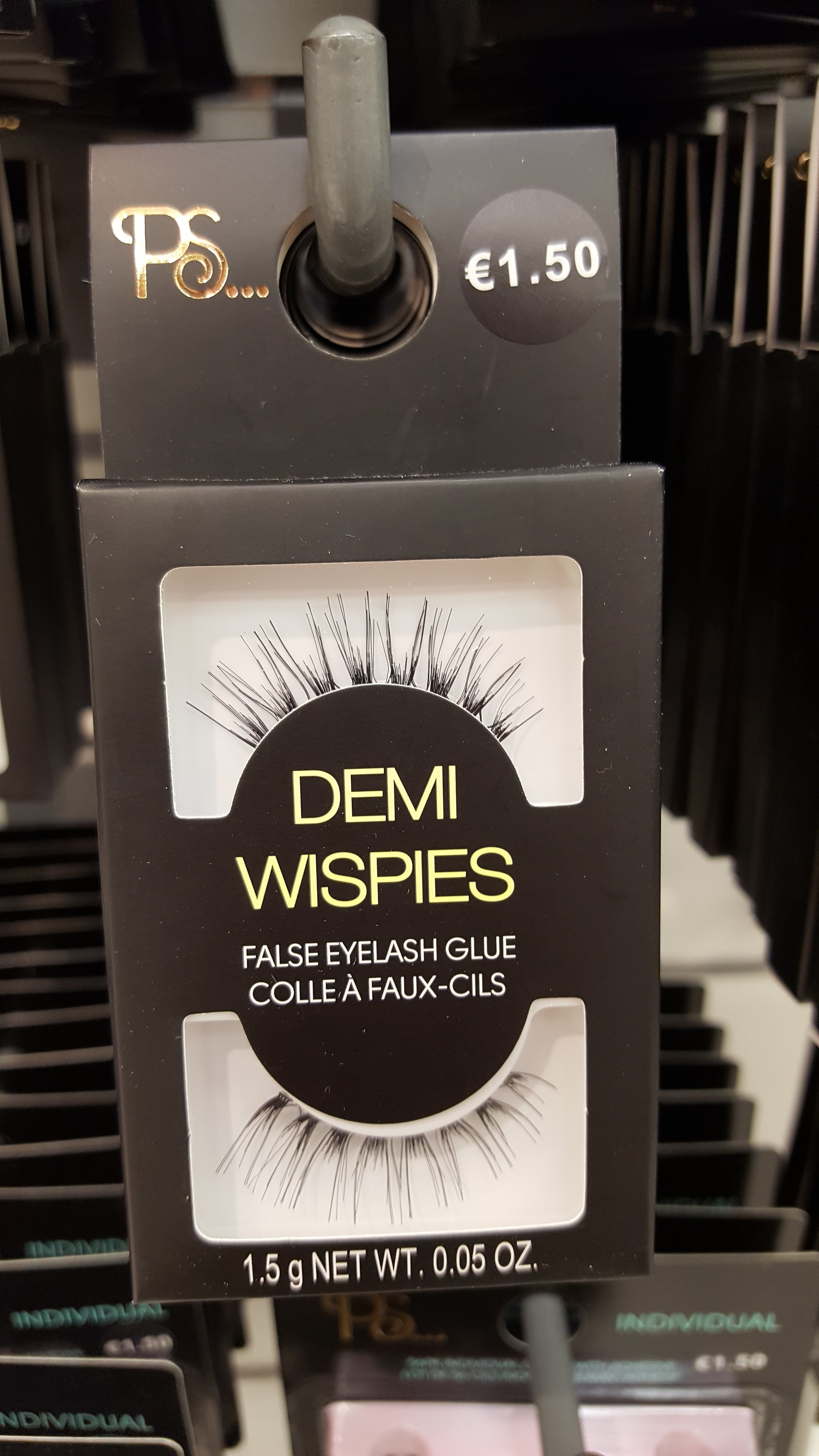 These amazing lashes are a dupe of MAC cosmetics demi wispies. WIN.