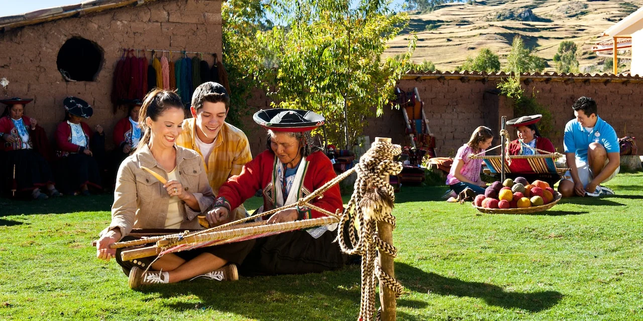 Peruvian Weaving | © Disney