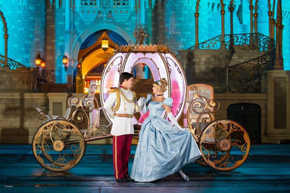 prince charming & cinderella | © Disney