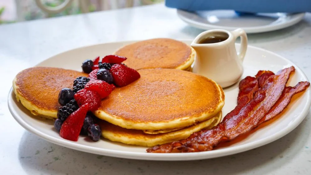 MICKEY-SHAPED PANCAKES