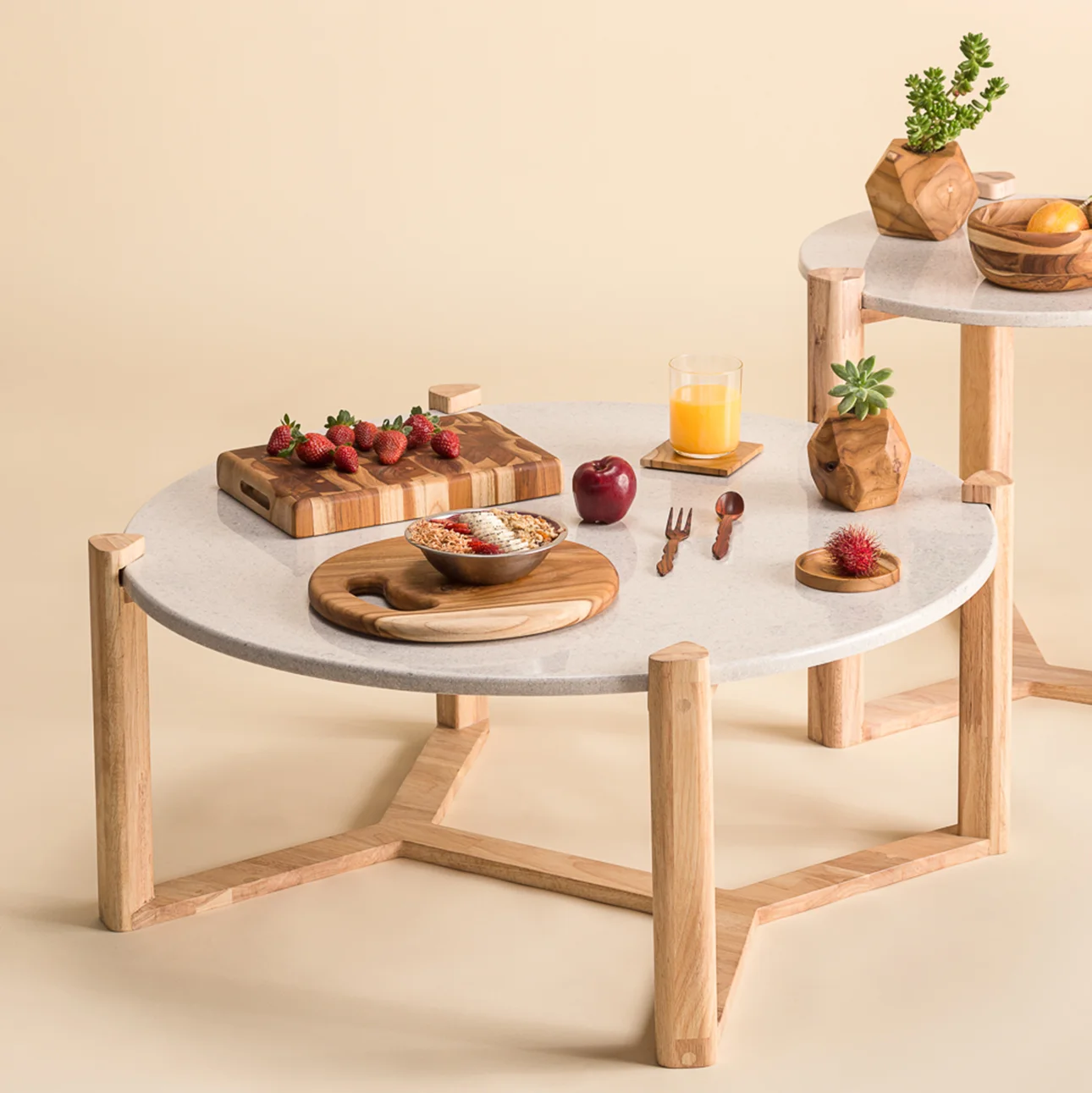 may-roundcoffeetable3.jpg