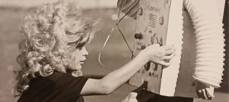 'Dolly Parton' Helps a Robot (Tim Baker, the Press Democrat Archives , 1984)