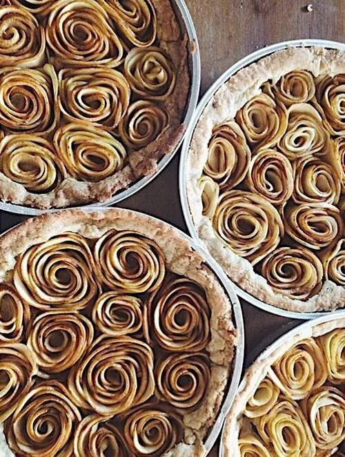 apple+rose+pie.jpg