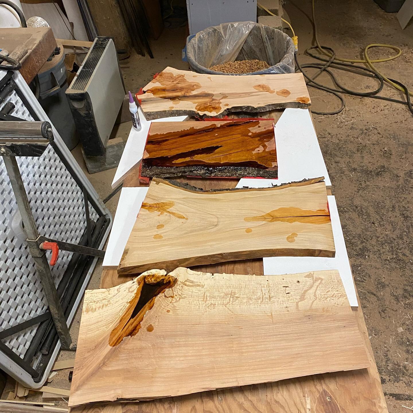 Doing a little crack filling on some charcuterie stock (coming to our website soon) and some pieces for a client. #charcuterieboard #charcuterie #epoxy #karltaylorwood #walnut #alder #pear #cherry #furnituredesign