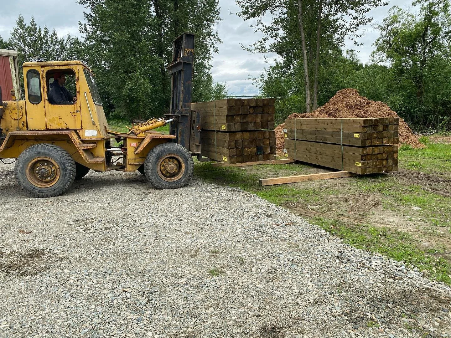 A couple stacks of 6x6 material looking for a minor transformation. This should keep the mill well fed. #sawmill #karltaylorwood #lumber #repurposed #creativesolutions #problemsolving #wood
