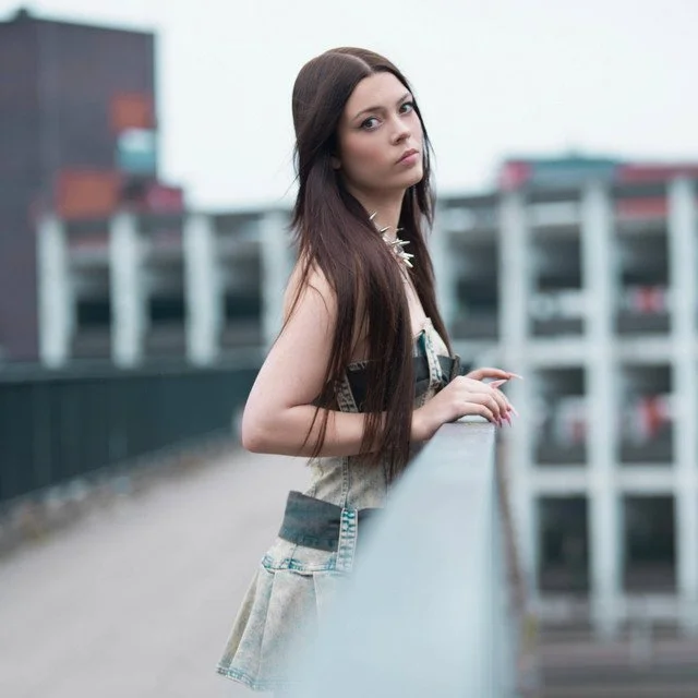 Courtney Hadwin :: Die and Stay Pretty (Single) (2025)