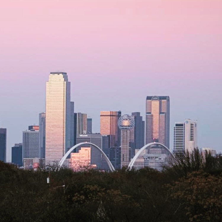 A wonderful Christmas Eve view from the studio in Dallas. Wishing you a wonderful holiday season and a healthy new year.