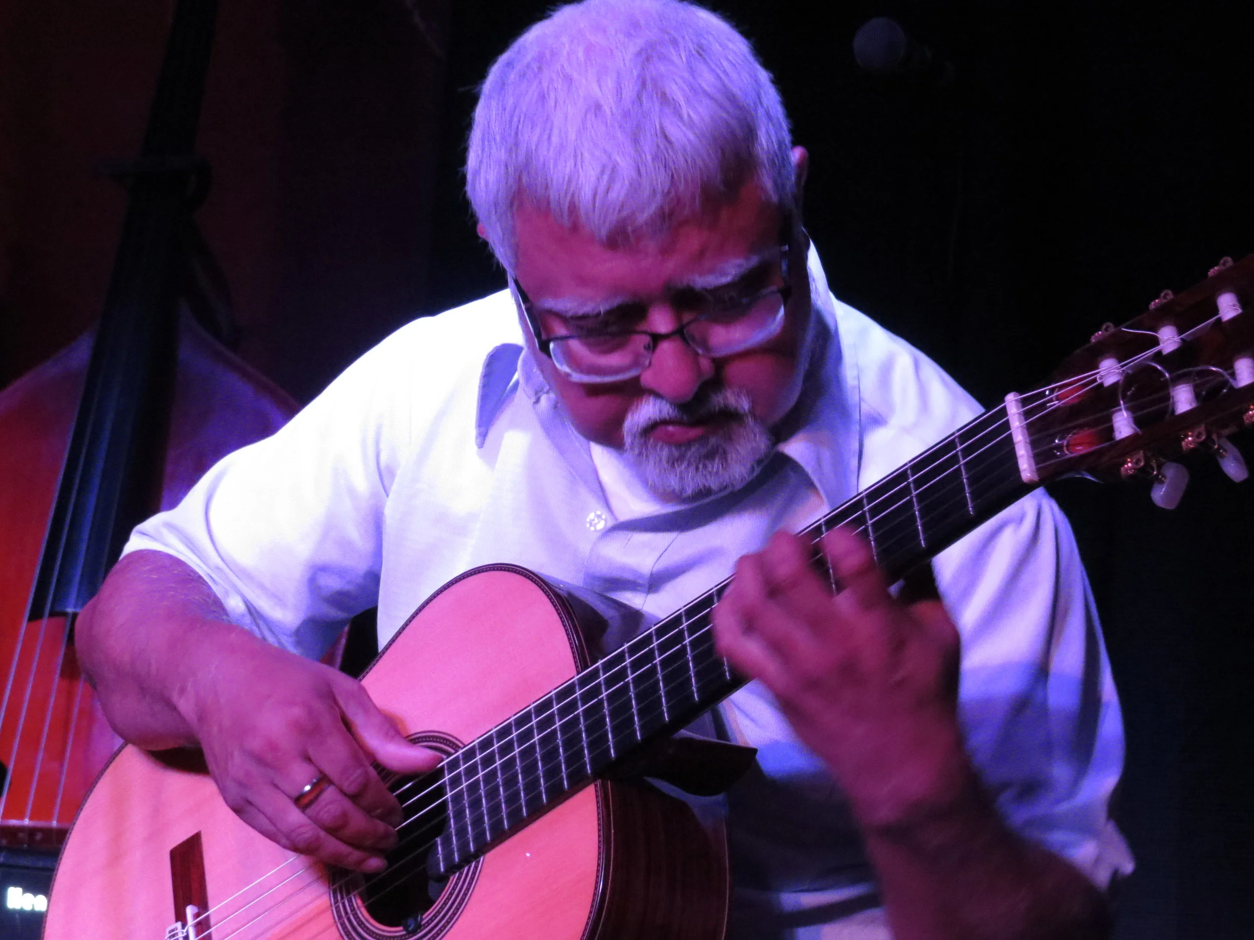 Fareed Haque showed why he's considered one of the finest guitar player in the world with his own set and some collaborations with the Prowlers. Bluegrass AND Jazz!