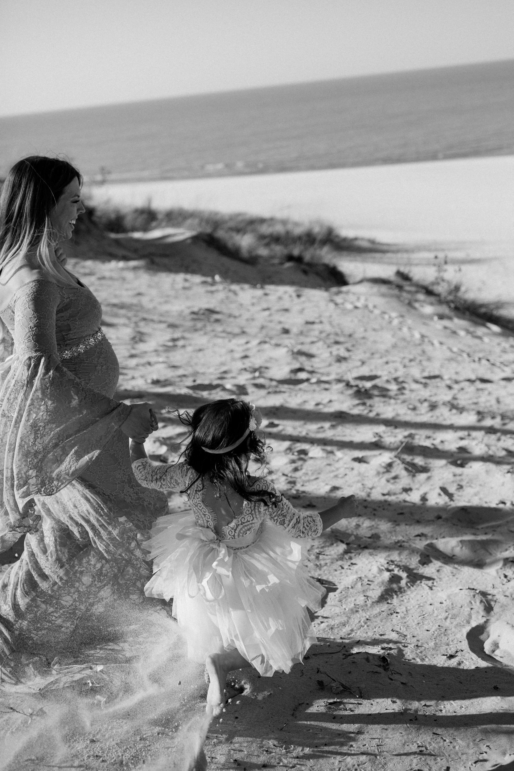 maternity-beach-northwest-indiana-dunes-family-photographer-michigan-city-1.jpg