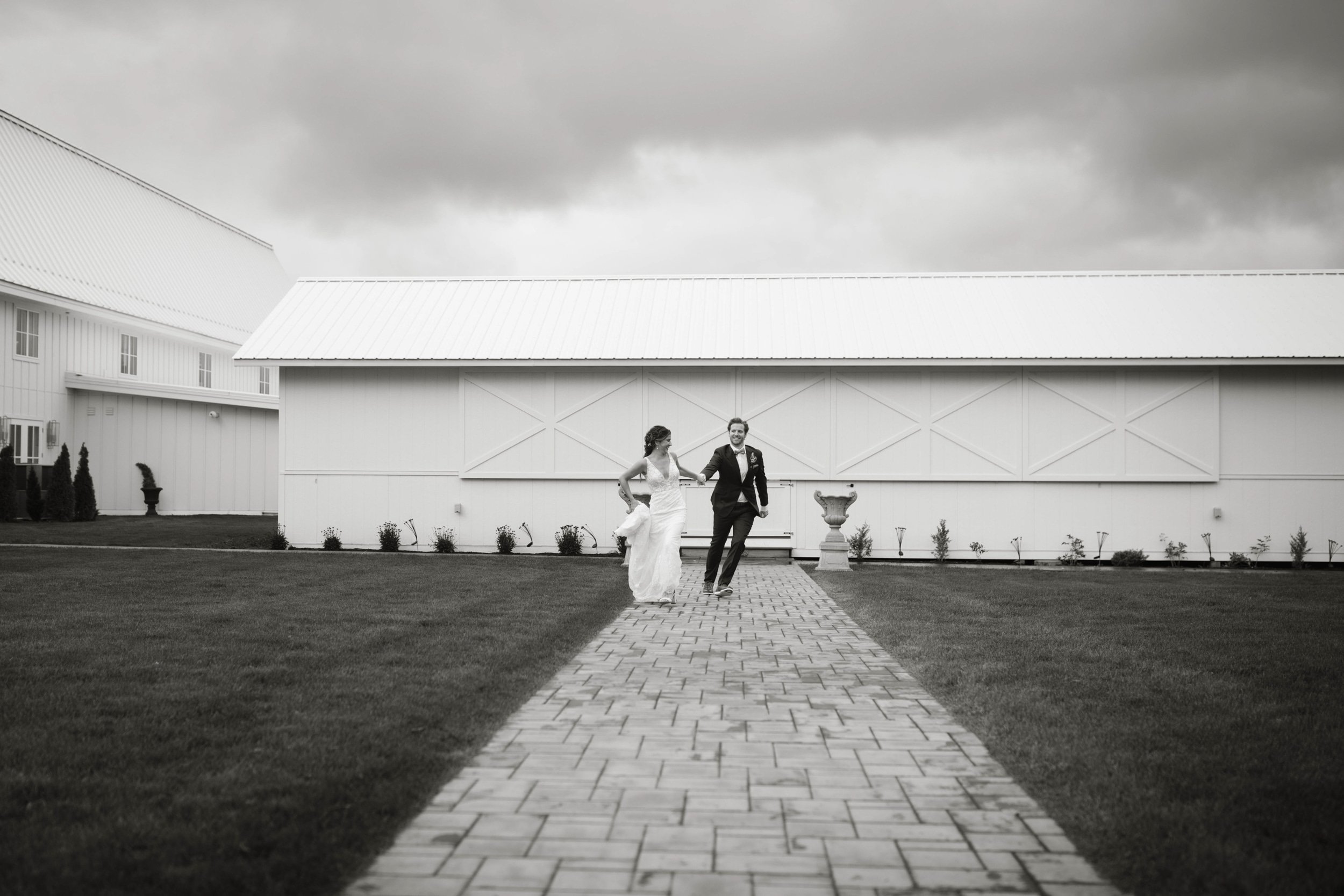 Etre farms Michigan wedding venue saint joseph st luxury barn all inclusive photography photographer -41.jpg