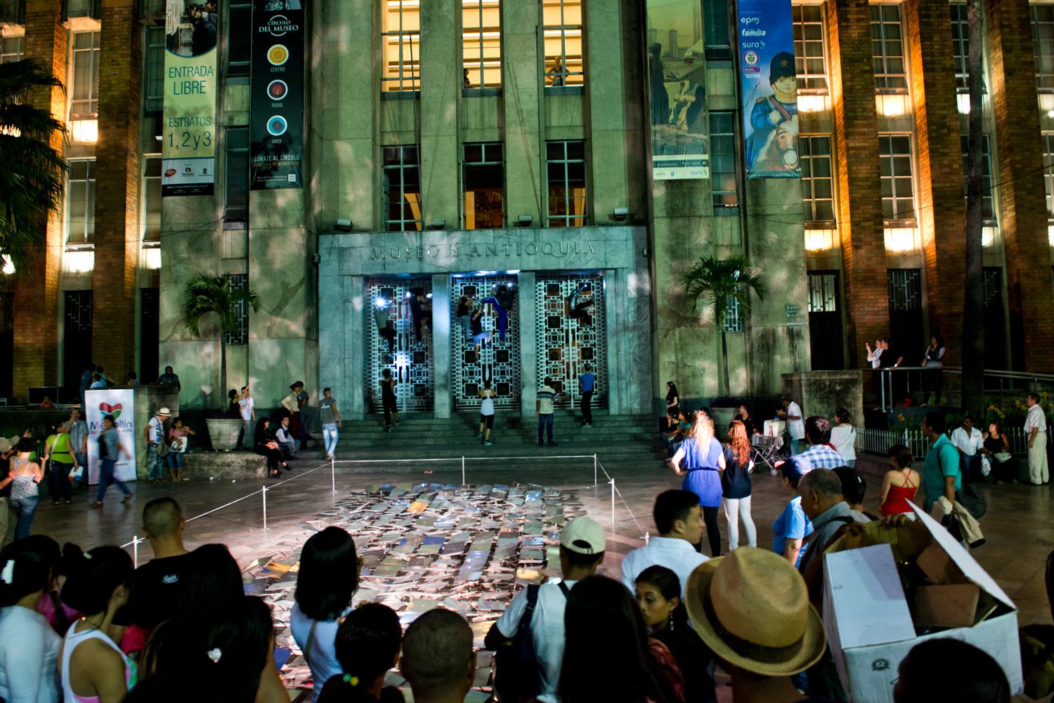    hanging garden | jardim suspenso    @ museu de antioquia 2014   + expo  