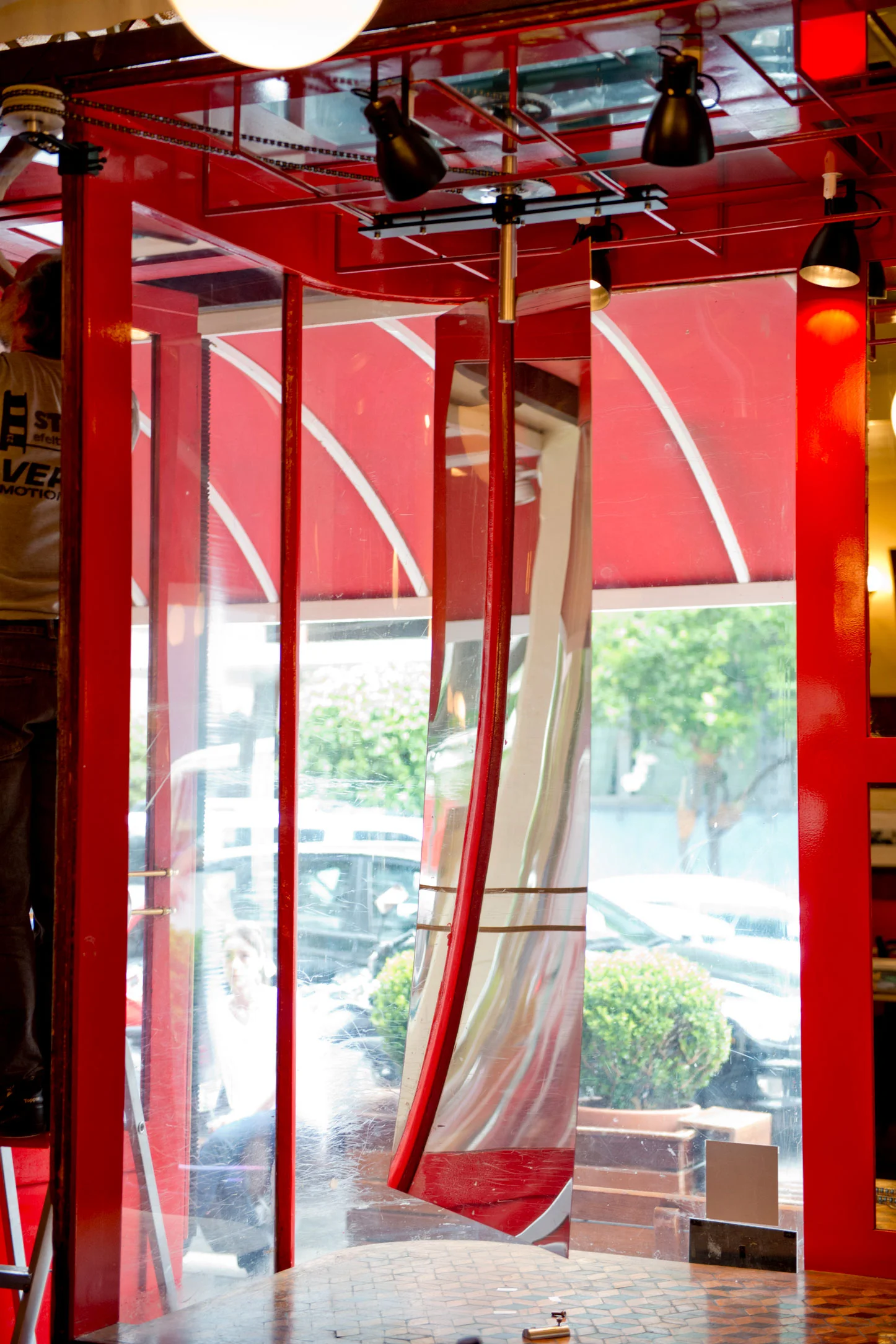 window | vitrine