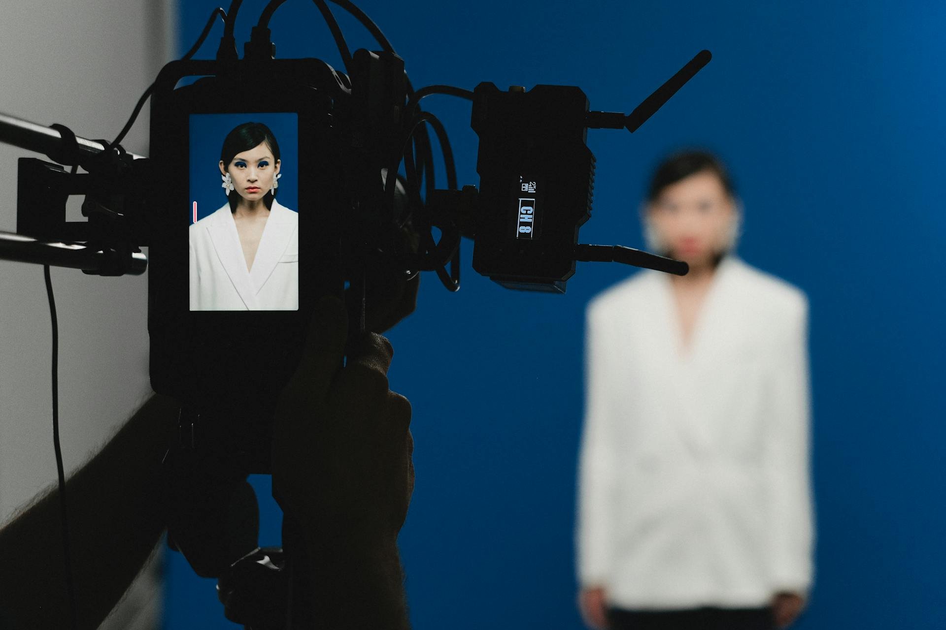 Simple Studio Tips to Feel Comfortable in Front of the Camera